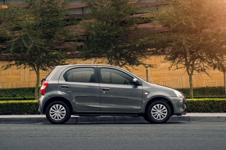  Toyota Etios Hatchback 2015 года  (ZA) (фото 12 из 16)